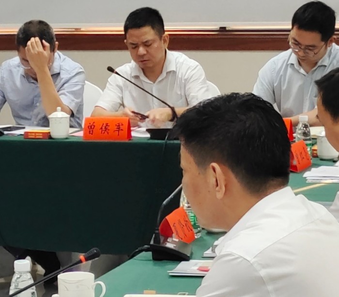 曾氏企业董事长曾侯军出席“民企兴县 跨越同行”助力绥宁县乡村振兴座谈会